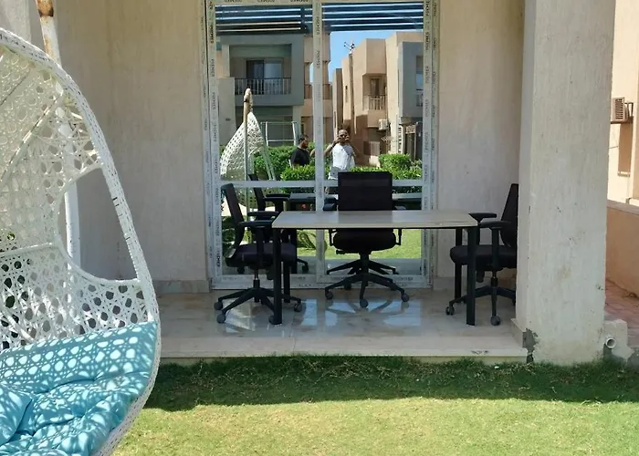 قرية كورنادو مارينا العين السخنة Nyaraló