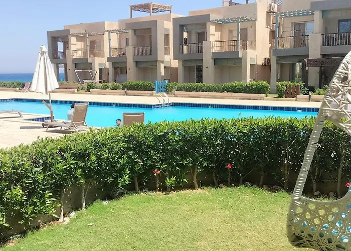 قرية كورنادو مارينا العين السخنة Nyaraló Ajn-Szuhna