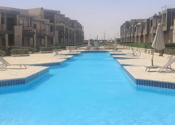 قرية كورنادو مارينا العين السخنة Nyaraló Ajn-Szuhna
