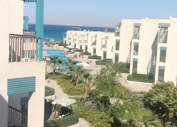 قرية كورنادو مارينا العين السخنة Ajn-Szuhna